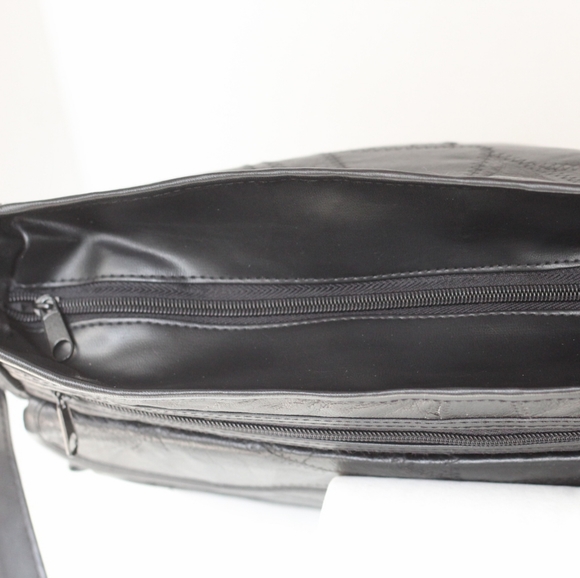 Vintage Black Leather Multi-Pocket Messenger Bag- Pre-owned - Picture 10 of 15
